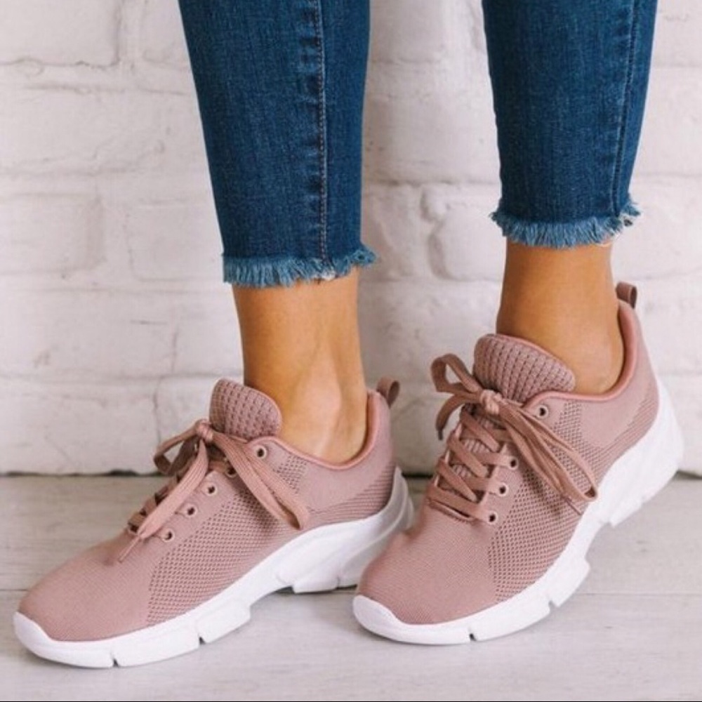 CLEARANCE-FIRM‼️ 5🌟Lucky Sneaker in Mauve - Picture 2 of 5